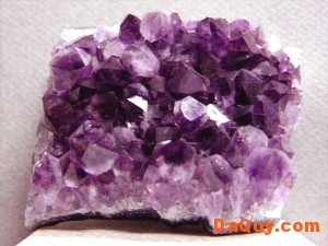 amethyst thach anh tim 300x225 Thạch Anh Tím (Amethyst) – Nguồn gốc và đặc tính, tác dụng chữa bệnh trong dân gian theo phong thủy