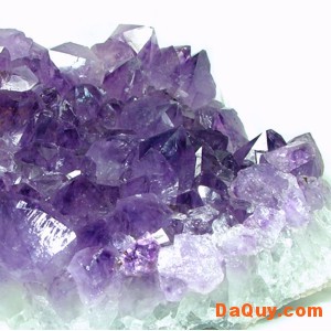 thach anh tim amethyst Thạch Anh Tím (Amethyst) – Nguồn gốc và đặc tính, tác dụng chữa bệnh trong dân gian theo phong thủy