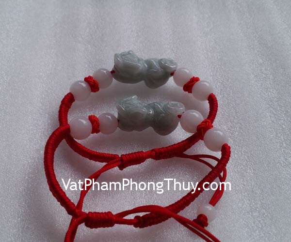 vong tay ty huu s975 02 Dây đeo tay màu đỏ kết Tỳ Hưu ngọc quý Phỉ Thúy phong thủy thăng tiến công danh S975