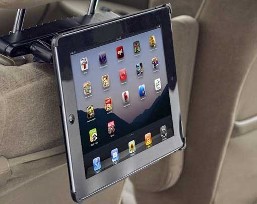 tablet on car Những phụ kiện cần cho nội thất tiện nghi xe