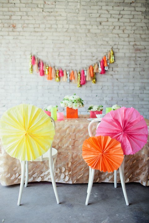 neon and neutral inspiration 46 480x720 Hướng dẫn cách trang trí ly đẹp cho bàn tiệc mùa thu