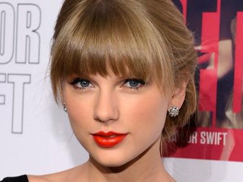 taylor swift red target gi 1 Chiến lược marketing của cô nàng nhạc đồng quê   Taylor Swift