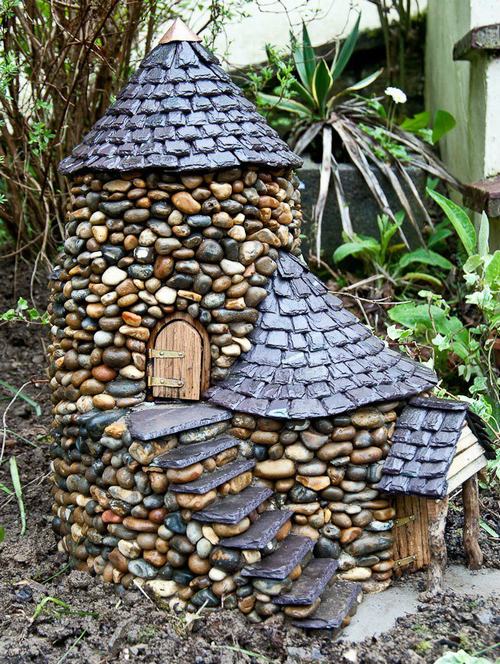 170016baoxaydung image010 Thiết kế nhà đá nhỏ xinh làm đẹp khu vườn nhà bạn