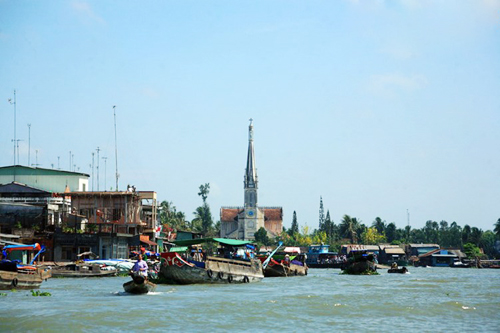 004937baoxaydung 2 Chiêm ngắm nhà thờ đẹp như cổ tích bên sông nước Cửu Long