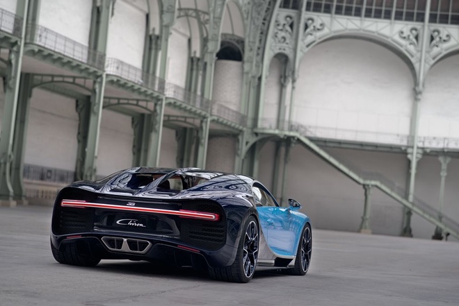 06 CHIRON grand palais 34 rear WEB 1456889362 660x0 Cùng ngắm các chi tiết siêu xe nhanh nhất thế giới Bugatti Chiron