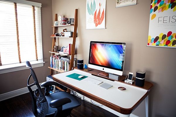 modern minimalist office desk 114154516 Gợi ý những bí quyết sử dụng hiệu quả không gian làm việc tại nhà